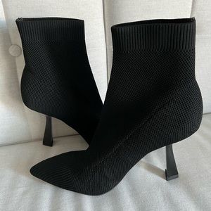 Brand New Marc Fisher Black Booties perfect for this fall and Winter💞